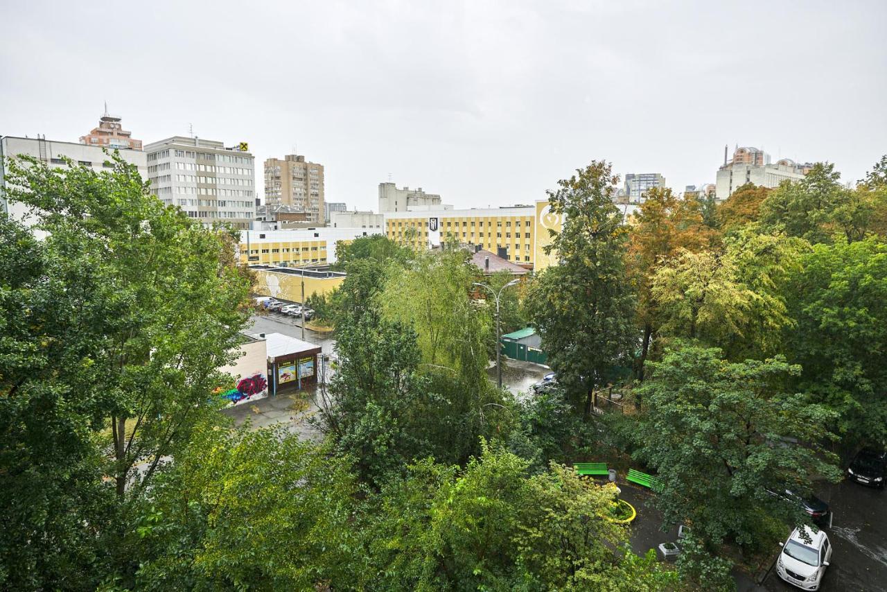 New Lesi Ukrainky Blvd And Olimpiyska And Kreshchatyk And Manhattan With Parking *