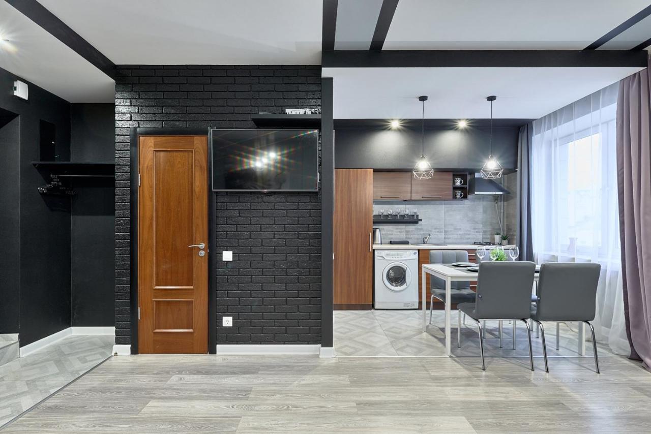 New Lesi Ukrainky Blvd And Olimpiyska And Kreshchatyk And Manhattan With Parking Apartament Kijów