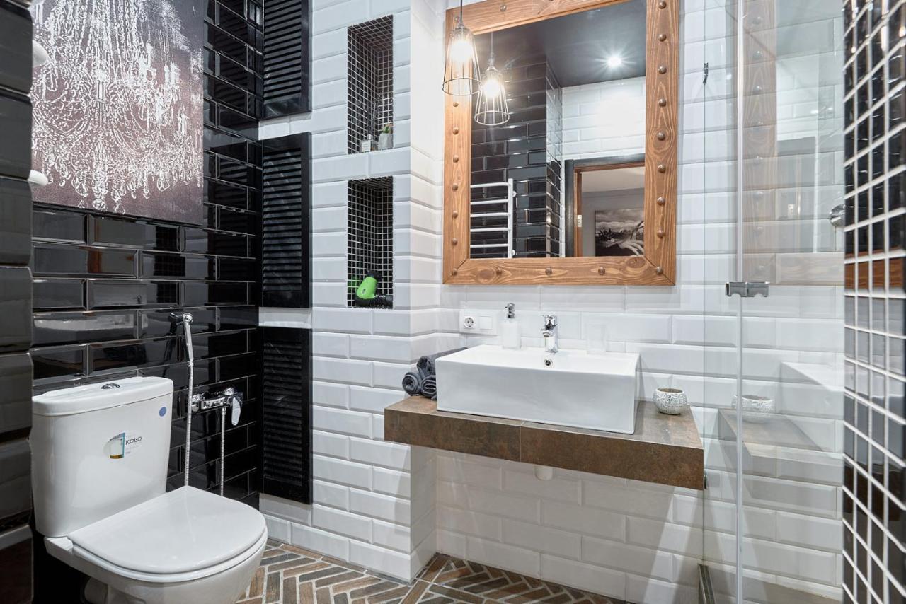 Apartment New Lesi Ukrainky Blvd And Olimpiyska And Kreshchatyk And Manhattan With Parking