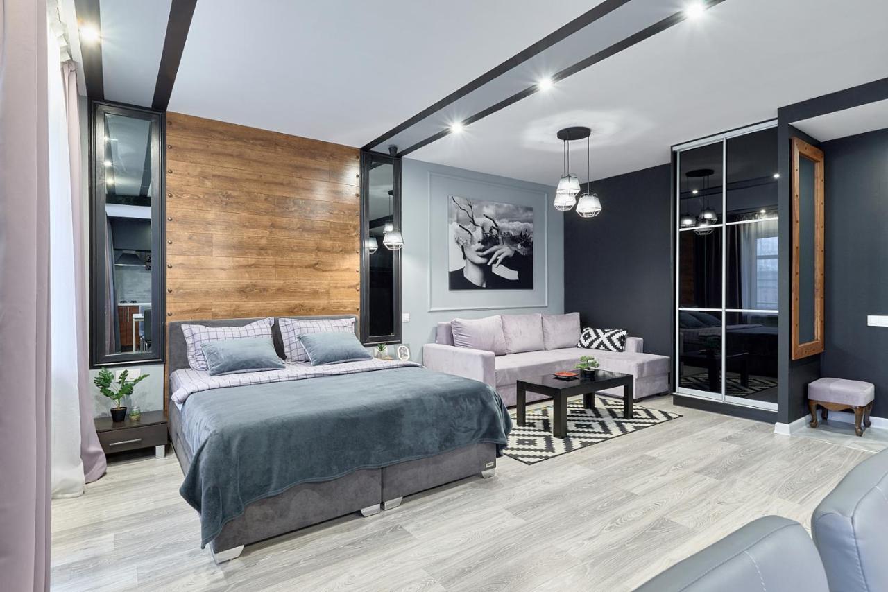 New Lesi Ukrainky Blvd And Olimpiyska And Kreshchatyk And Manhattan With Parking Apartment