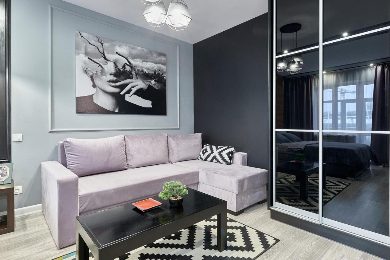 New Lesi Ukrainky Blvd And Olimpiyska And Kreshchatyk And Manhattan With Parking Apartament *