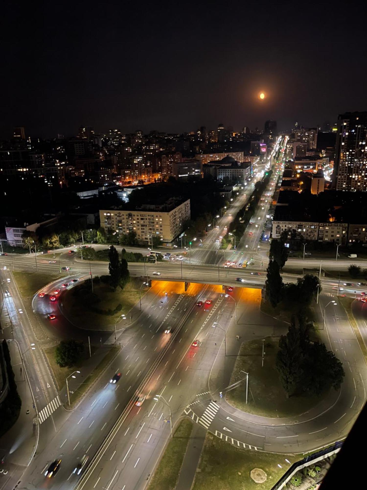 New Lesi Ukrainky Blvd And Olimpiyska And Kreshchatyk And Manhattan With Parking Apartment Kyiv