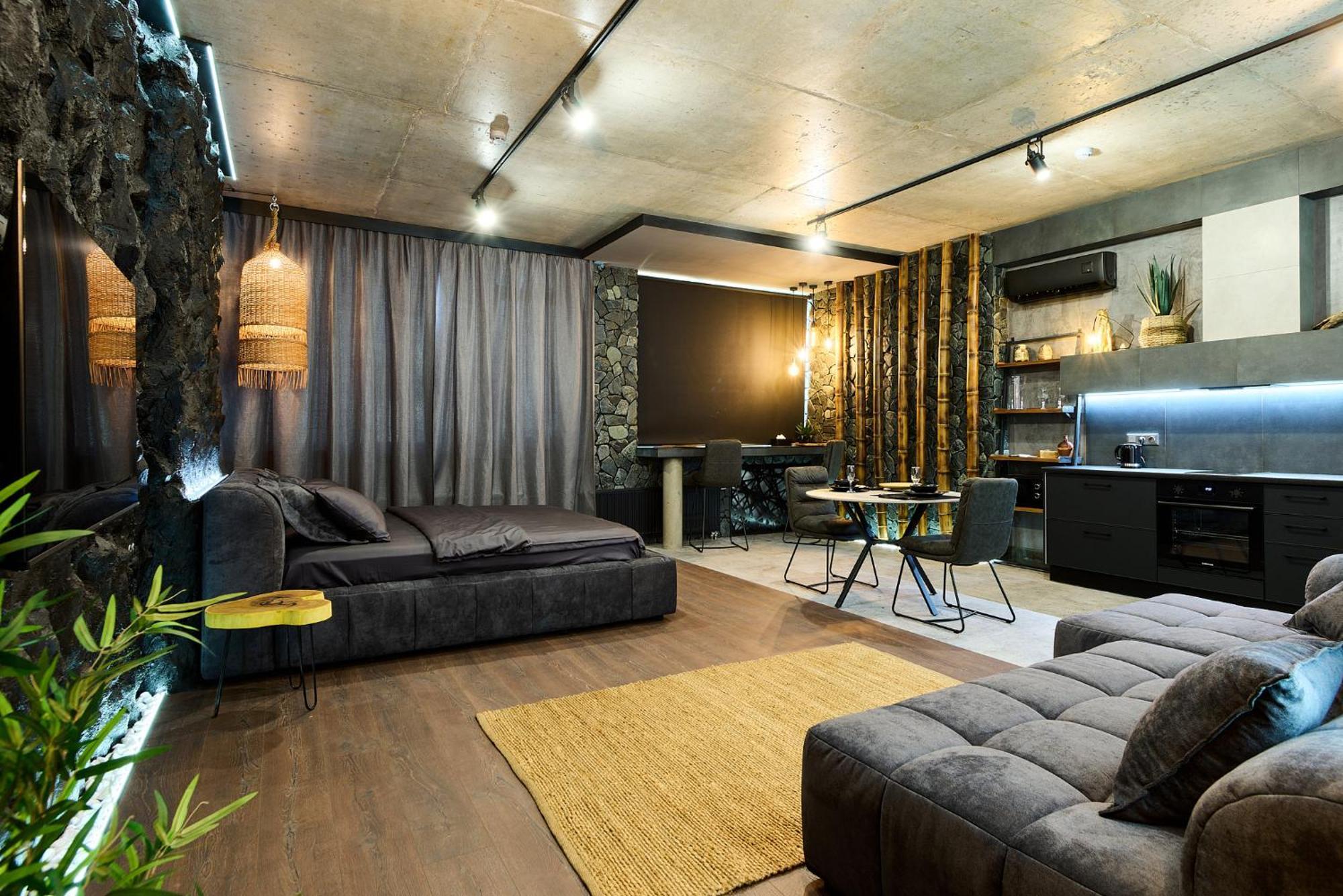 New Lesi Ukrainky Blvd And Olimpiyska And Kreshchatyk And Manhattan With Parking Apartment