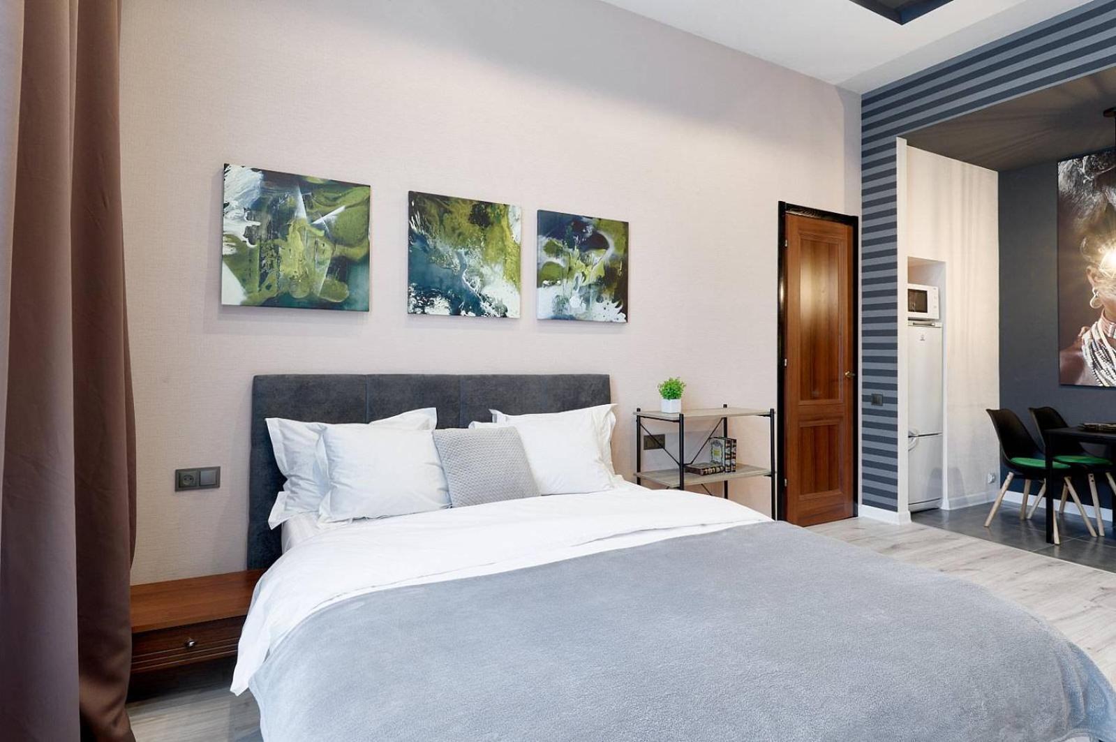 Apartment New Lesi Ukrainky Blvd And Olimpiyska And Kreshchatyk And Manhattan With Parking Kyiv