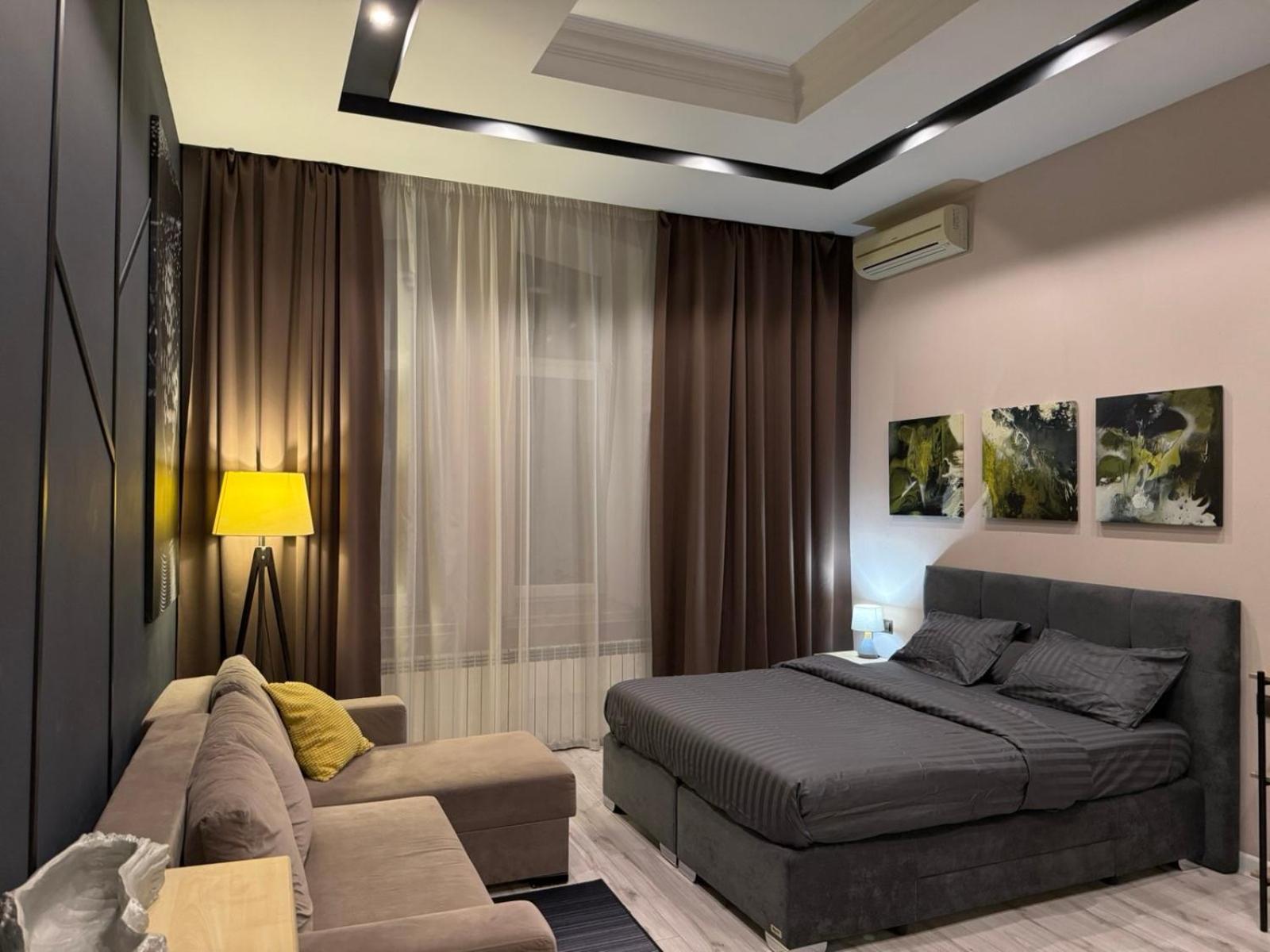 New Lesi Ukrainky Blvd And Olimpiyska And Kreshchatyk And Manhattan With Parking Apartment *
