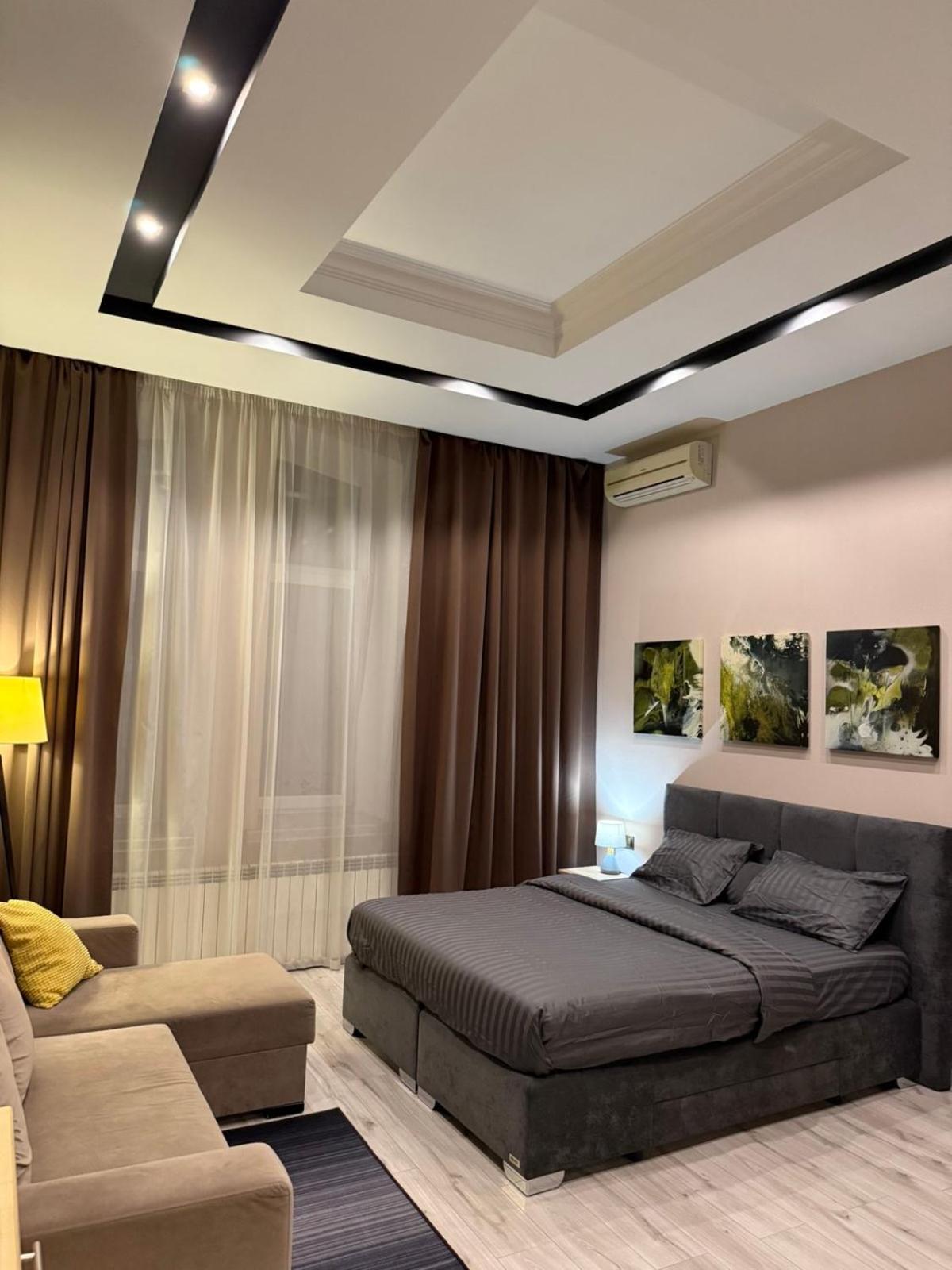 Apartment New Lesi Ukrainky Blvd And Olimpiyska And Kreshchatyk And Manhattan With Parking *